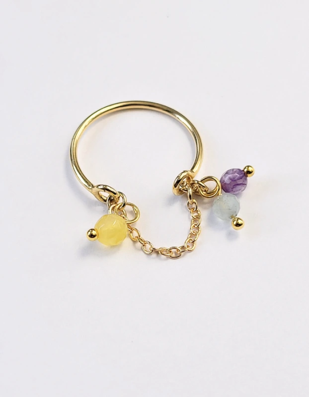 Pozlátený prsteň z kolekcie Violetta s farebnými minerálmi